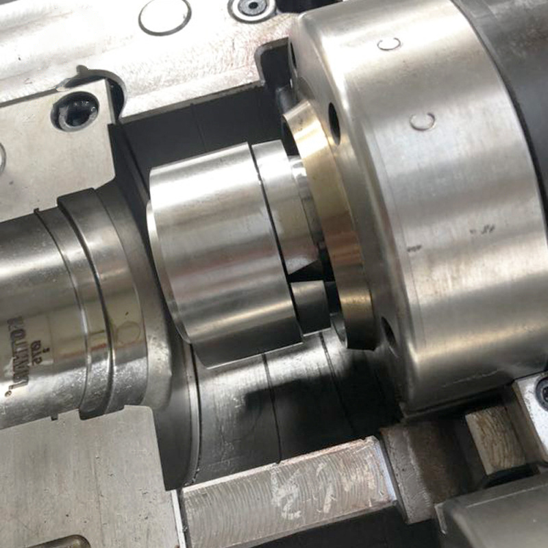 異形模具是如何解決模具表面恒溫問(wèn)題的？